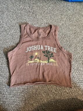 Full Tilt Joshua Tree Graphic Crop Tank - Brown